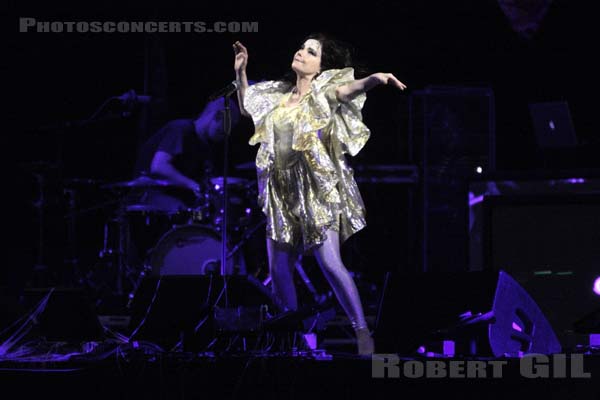 BJORK - 2007-08-26 - SAINT CLOUD - Domaine National - Grande Scene - 